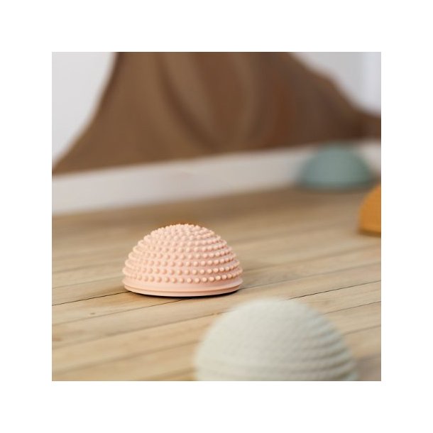 Sansesten - Find That Hippo - Sunrise