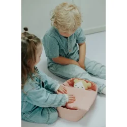 KREA &#9144; Dukke i lift, med dyne og pude - 28 cm. 