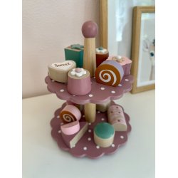 Kagefad i tr - lyserd med 12 sm kager