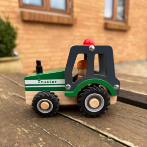Magni ⎸ Traktor i tr� med gummihjul - Gr�n (FSC 100%) 