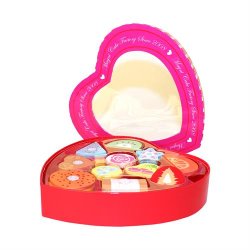 Legemad i tr - sm kager i hjerteboks til brn