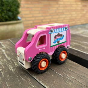 Magni ⎸ Isbil i tr� med gummihjul, FSC 100%