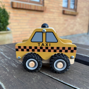 Magni ⎸ Taxi i tr� med gummihjul, FSC 100%